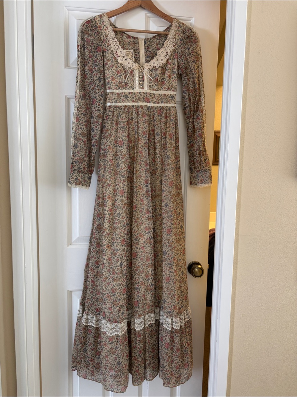 Vintage 1970s Gunne Sax by Jessica McClintock Floral Prairie Dress